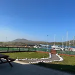 Picturesque Riverside *