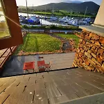 Picturesque Riverside Кэрсивин