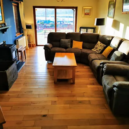 Picturesque Riverside بيت للعطل *